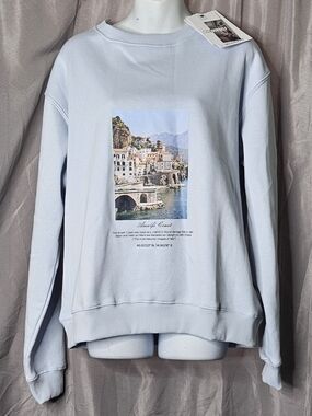 Denim & Flower by Ricky Singh Light Blue Graphic Crewneck Sweatshirt.